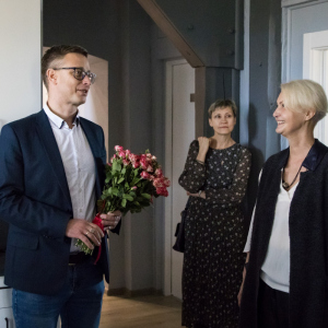 Projekta autors arhitekts Andrejs Staris un Dzīvības koka vadītāja Gunita Berķe