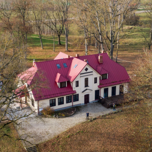 Māja no putnu lidojuma